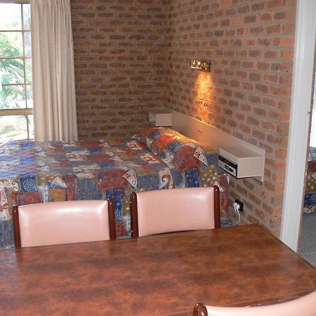 Settlement Motor Inn Deniliquin Buitenkant foto