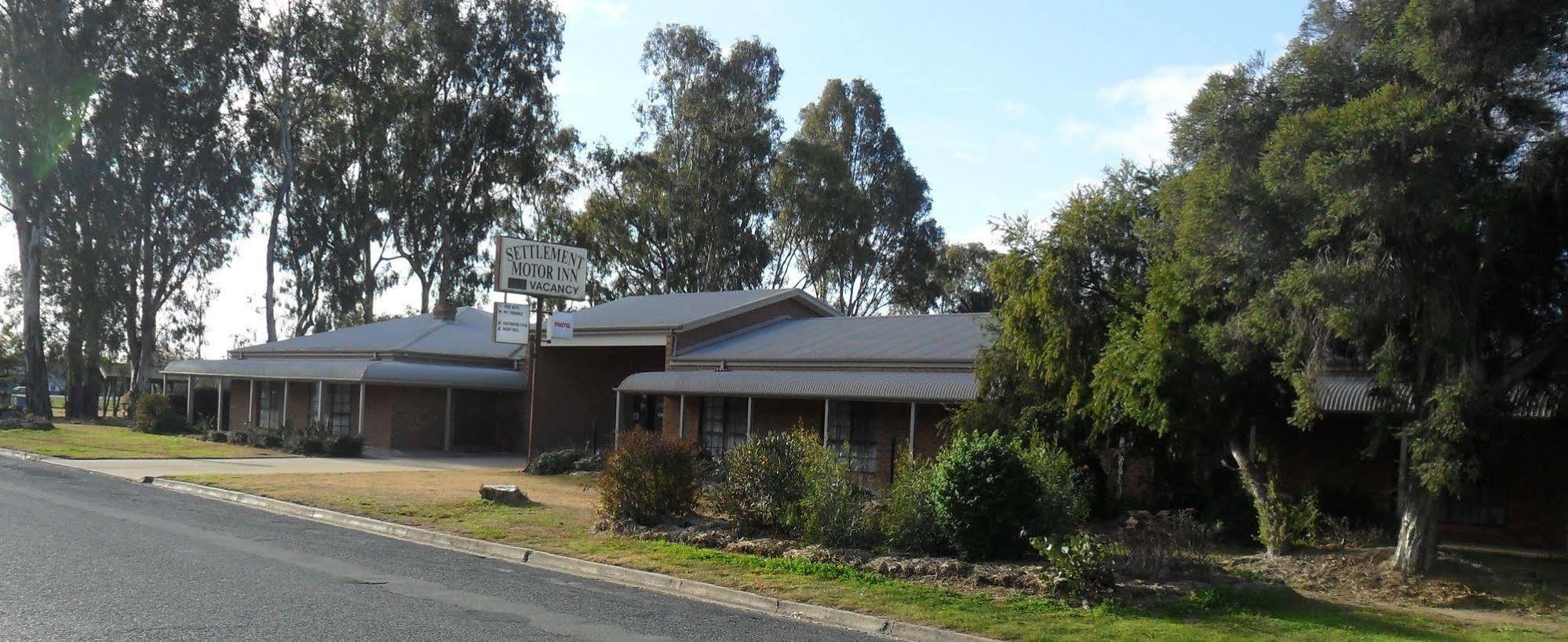 Settlement Motor Inn Deniliquin Buitenkant foto