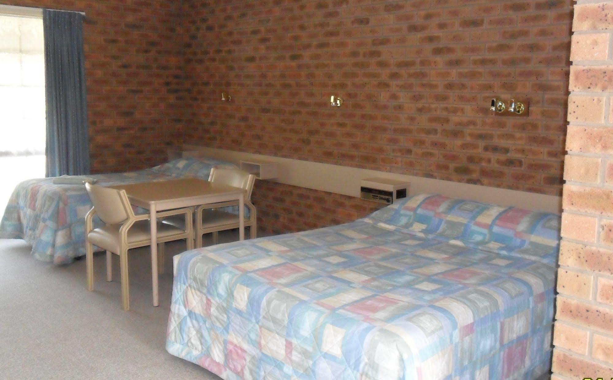 Settlement Motor Inn Deniliquin Buitenkant foto